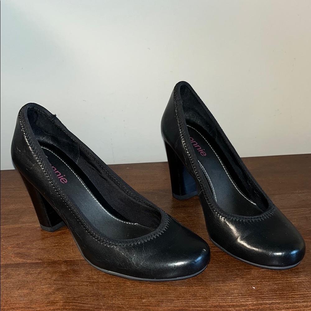 Connie Black Heels with a Matte Finish